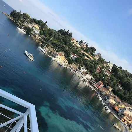 Spyros Aronis Apartment *