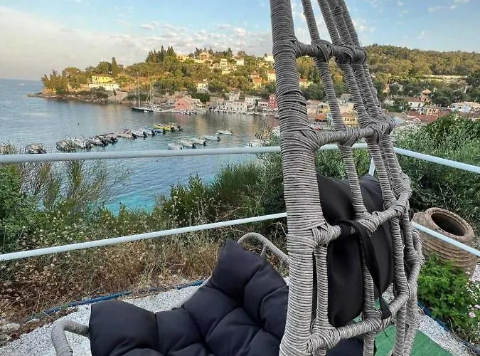 Spyros Aronis شقة
