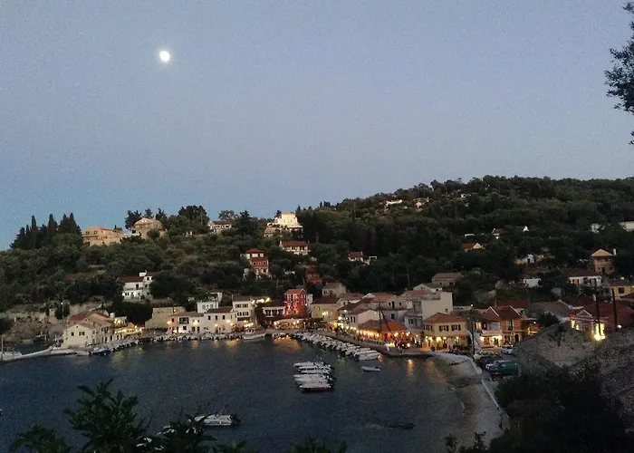 Spyros Aronis *